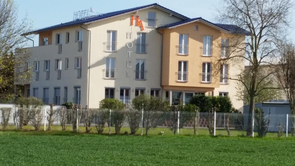 Hotel Ackermann Riedstadt Εξωτερικό φωτογραφία