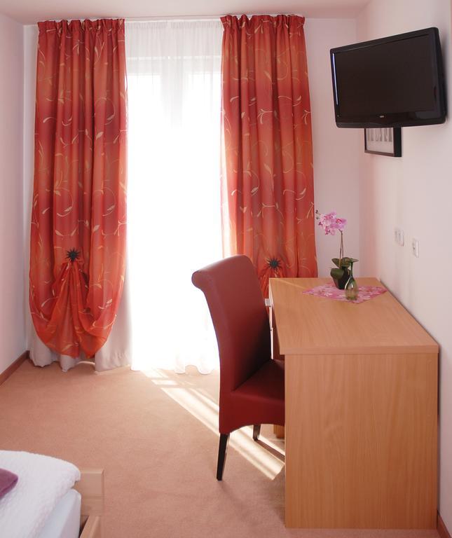 Hotel Ackermann Riedstadt Εξωτερικό φωτογραφία