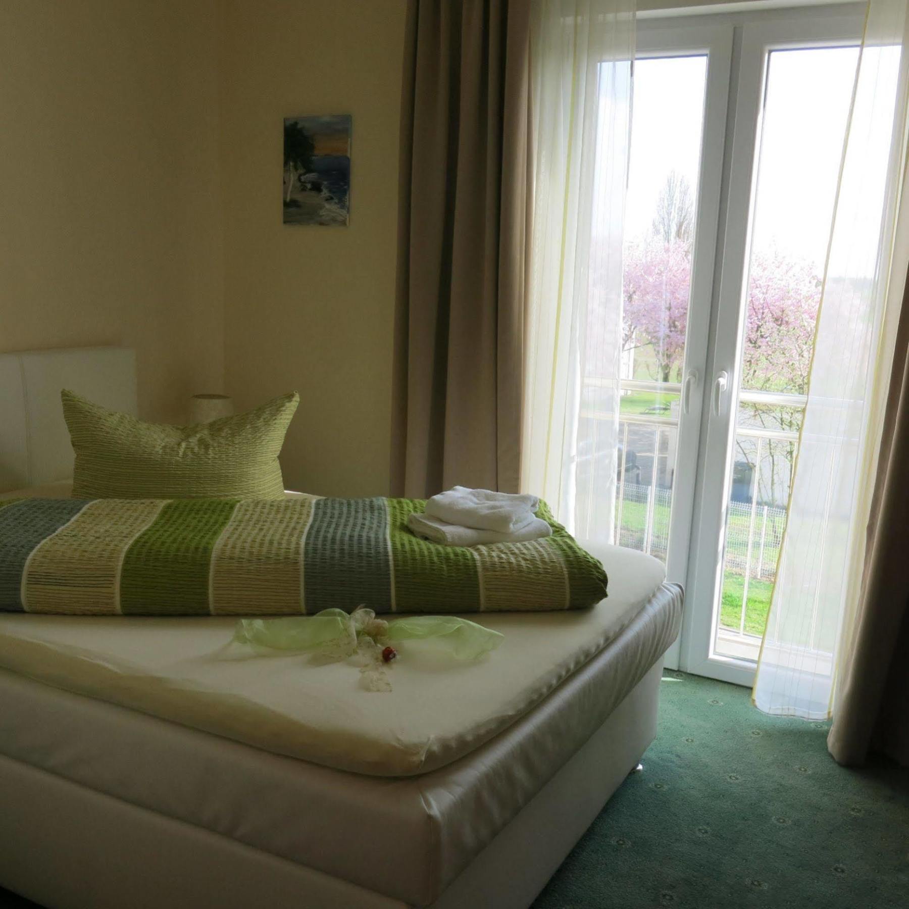 Hotel Ackermann Riedstadt Εξωτερικό φωτογραφία
