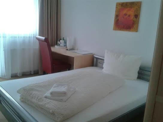 Hotel Ackermann Riedstadt Εξωτερικό φωτογραφία